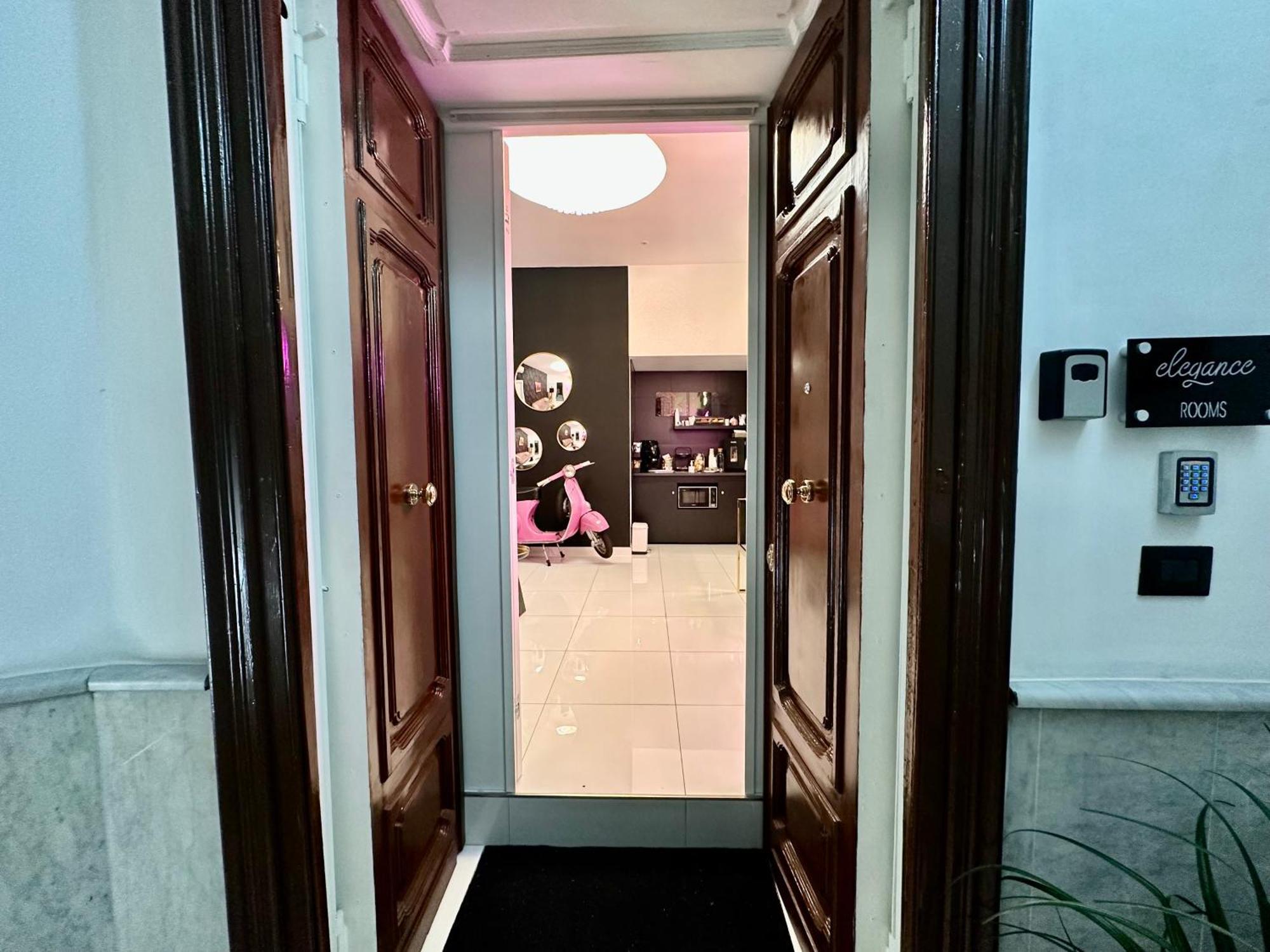 Elegance Spaccanapoli Bed & Breakfast *